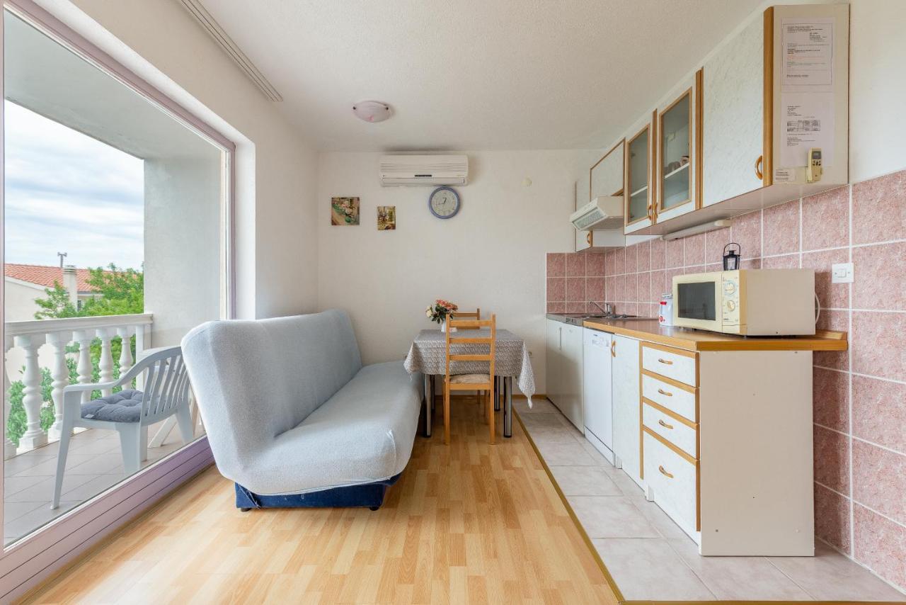 Olive Gardens Apartment