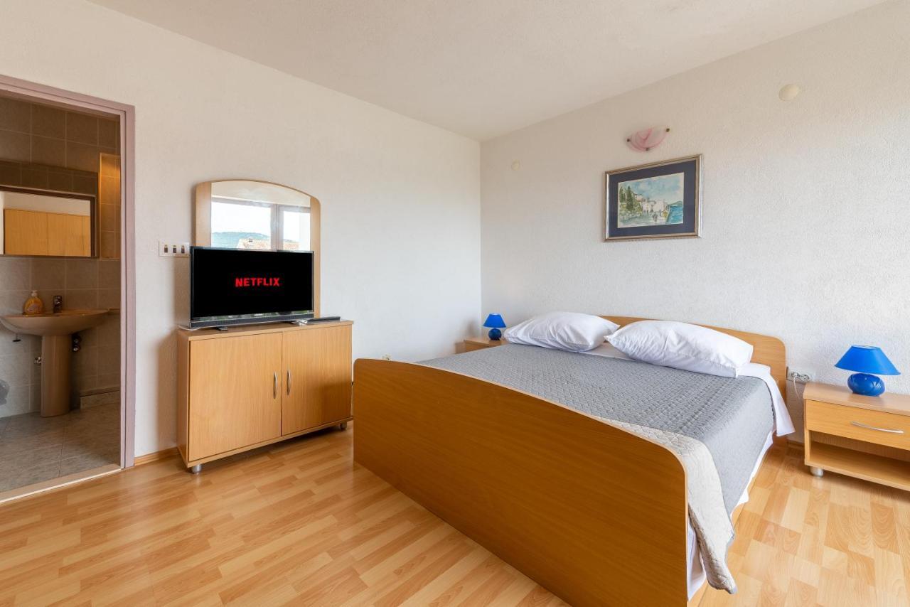 Olive Gardens Apartment Primosten